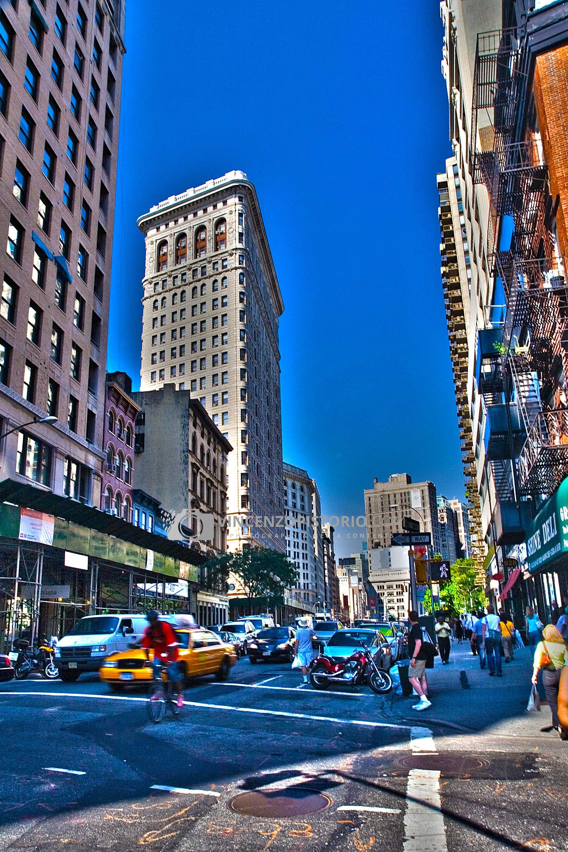 Walking in Midtown – HDR