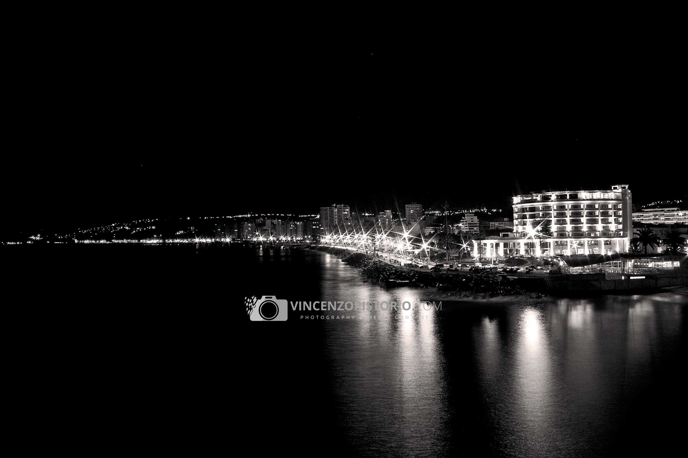 View of Viña del Mar promenade – B&W