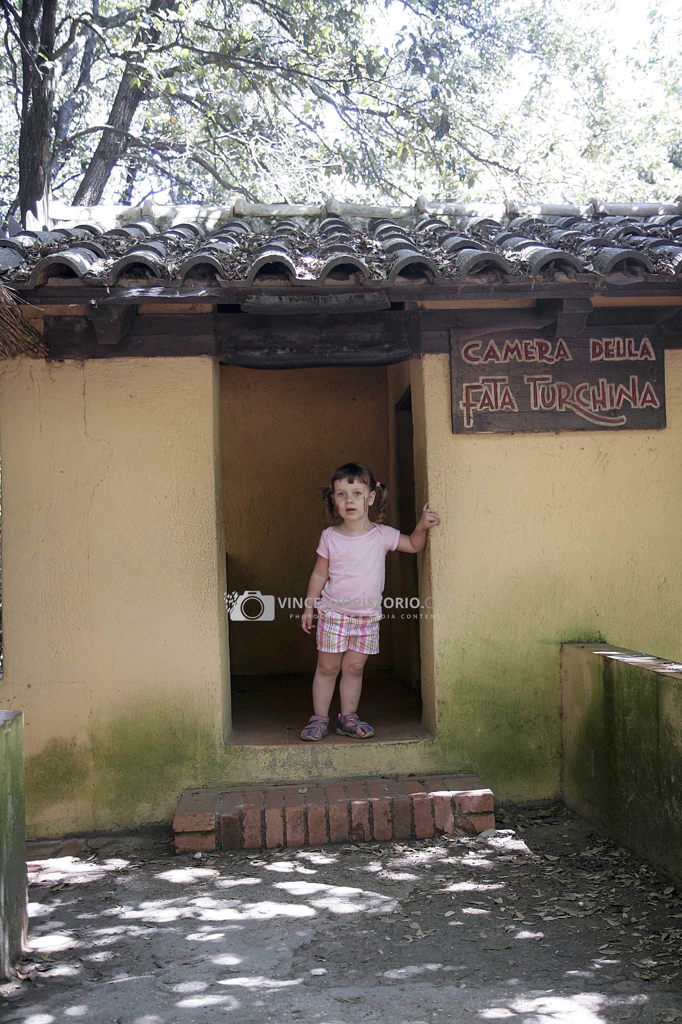 Elisa posing at the house of The Fairy with Turquoise Hair