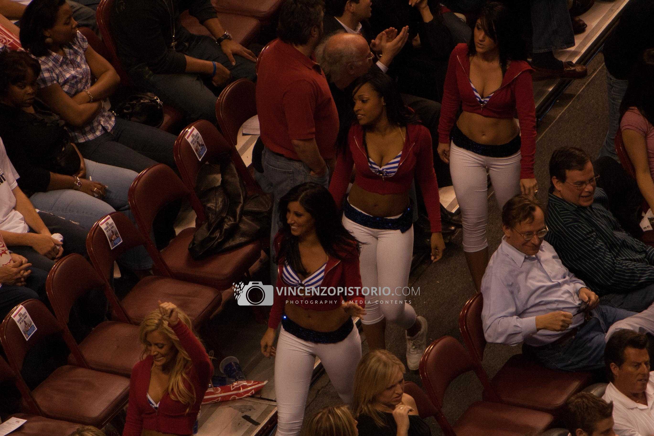 nba-brunette-cheerleader