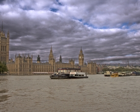 Cloudy sky on Westminster Palace